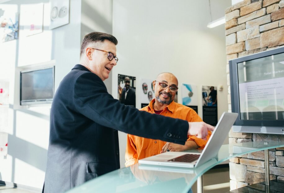 Top-B2B-Lead-Generation-Companies-&-How-to-Choose-the-Right